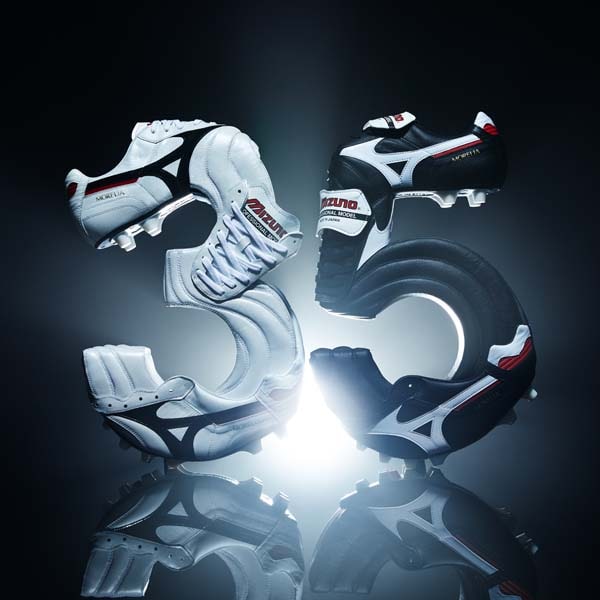 Mizuno Celebrate 35 Years of the Morelia With OG Colourway
