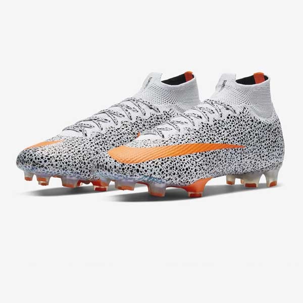 NIKEサッカースパイクマーキュリアルCR7 Safari マーキュリアルスーパーフライ7 CR7 SAFARI 正式公開 (10周年