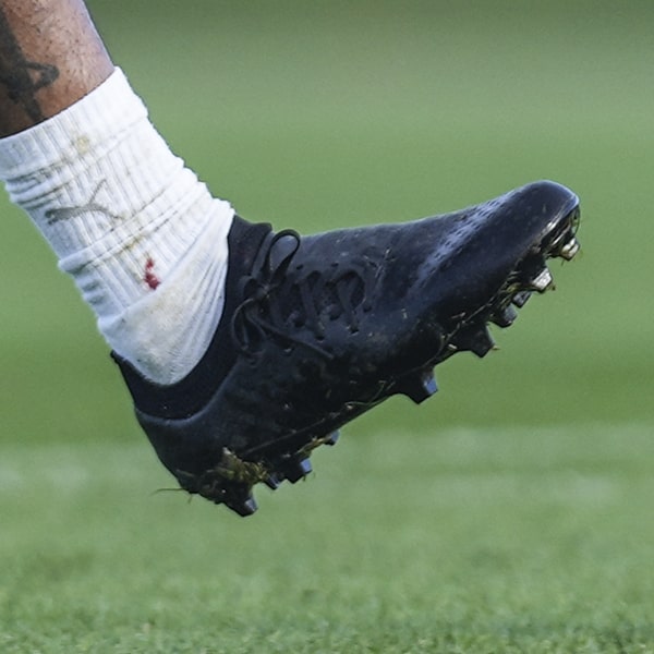 Raheem Sterling Trains In Mystery New Balance Blackout Boot SoccerBible