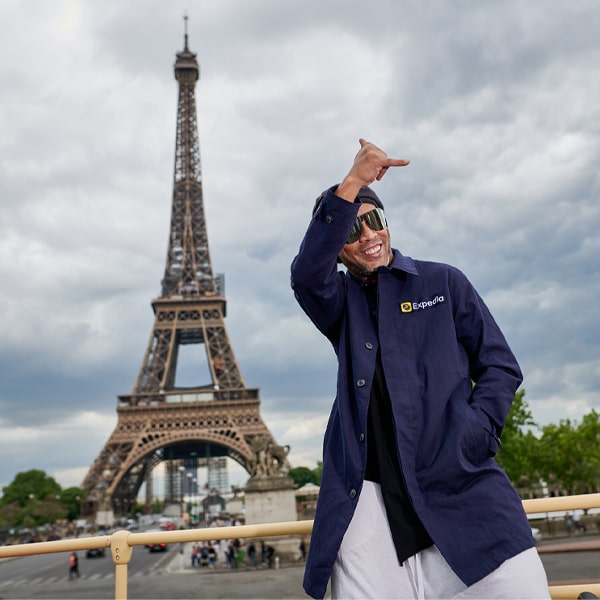 Expedia Launches The Ronaldinho Route 10 Freestyle Bus Tour Of