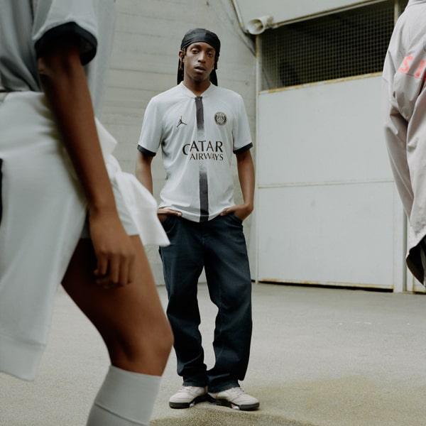 Jordan Launch PSG 22/23 Away Shirt - SoccerBible